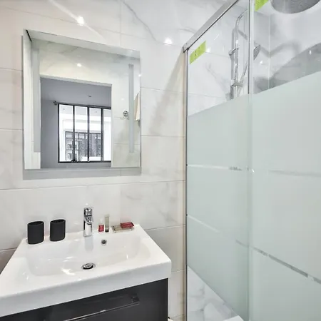 2.luxueux Duplex 6/8pers/full Equipped/republique Apartment